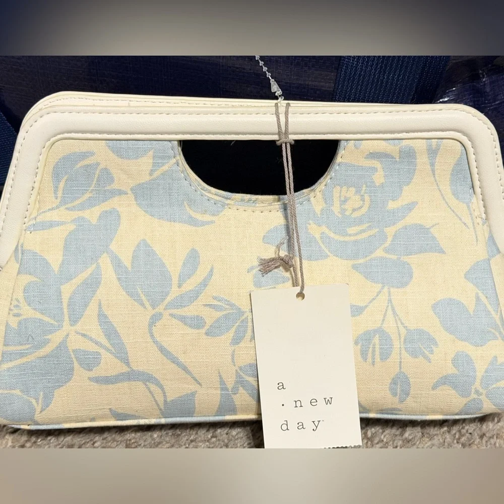 A New Day Floral Cutout Handle Tote - Cream & Light Blue